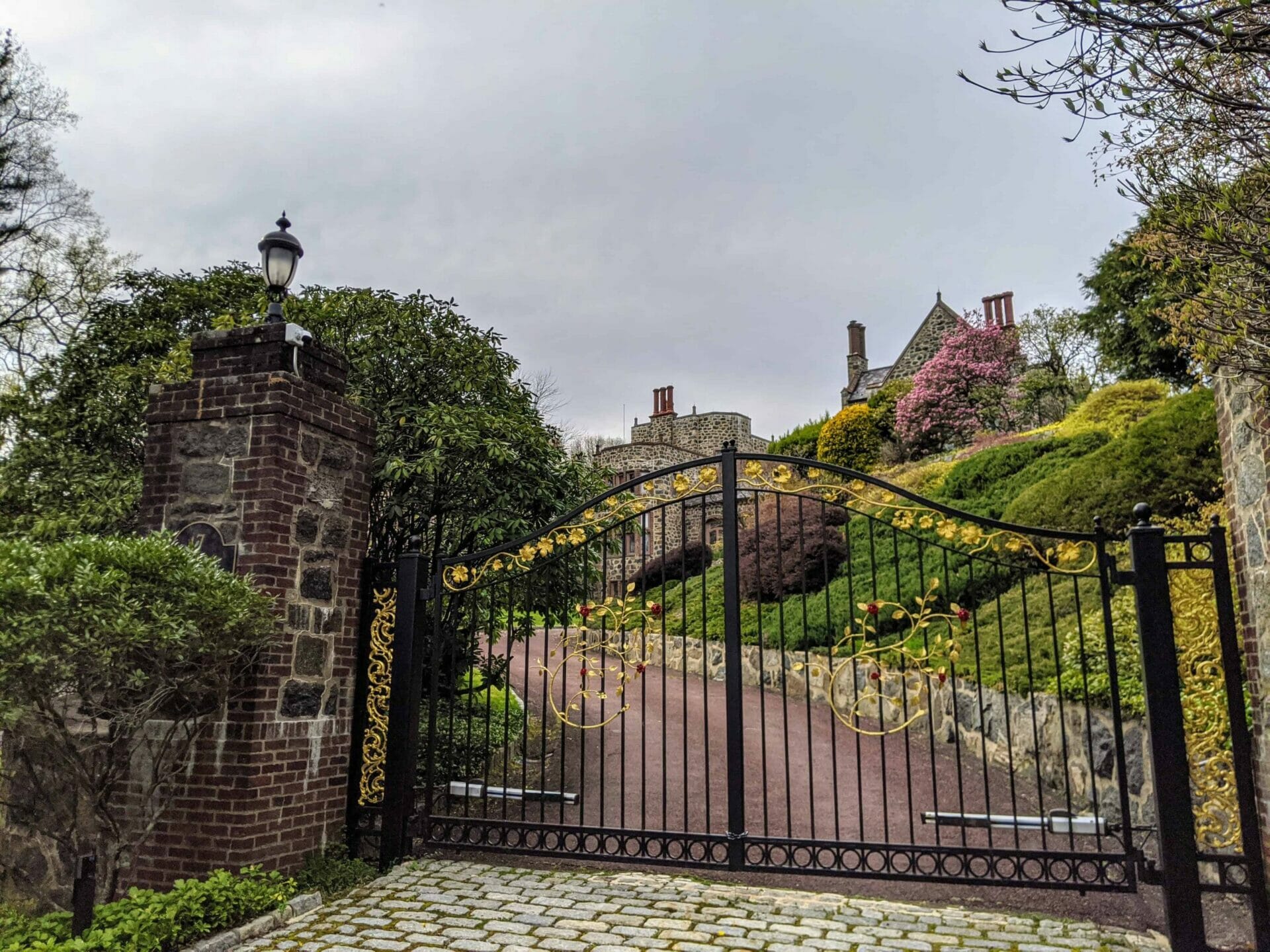 gate leading to a mansion in Back Greenwich