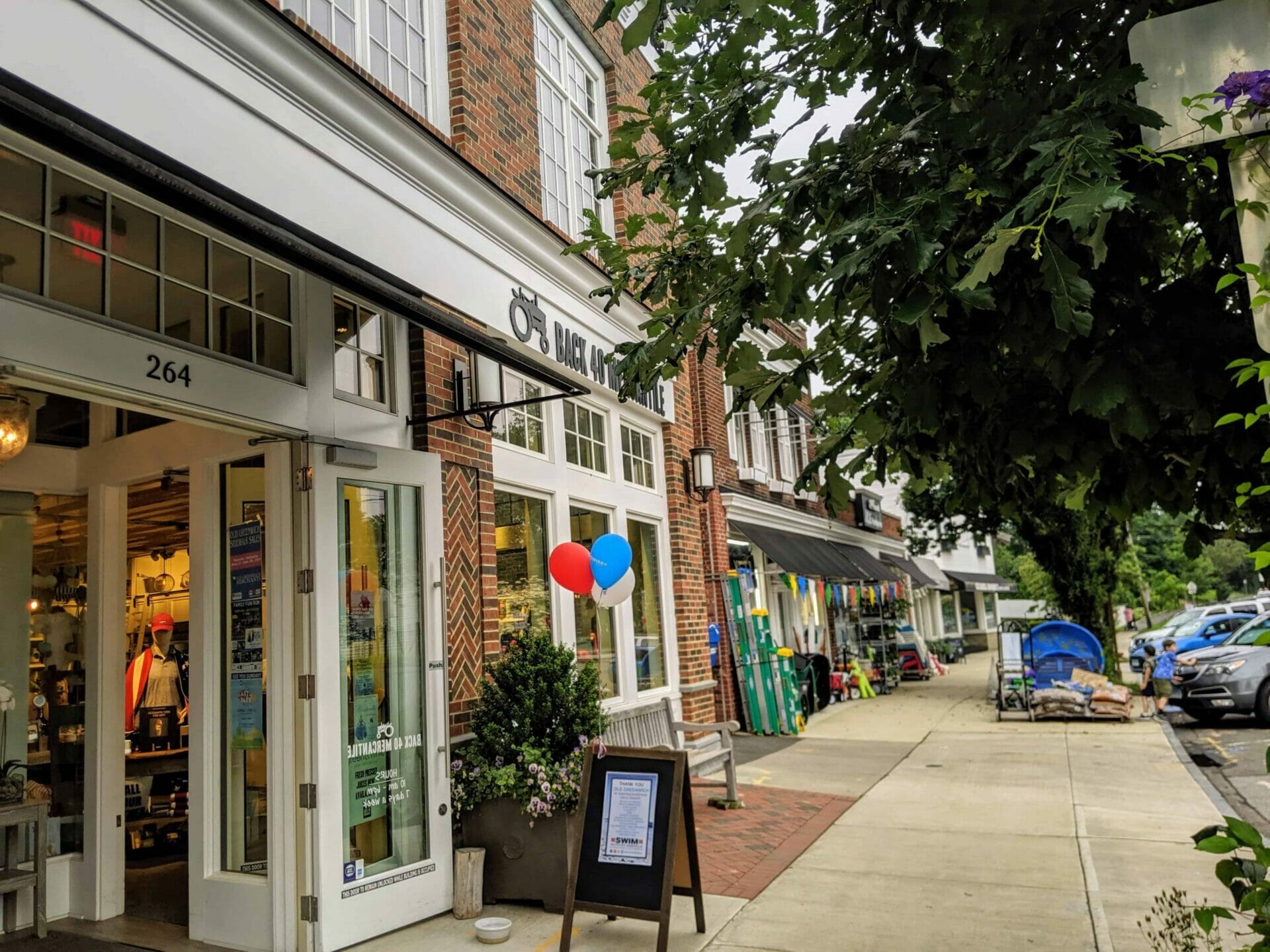shops on Soundbeach Avenue in Old Greenwich