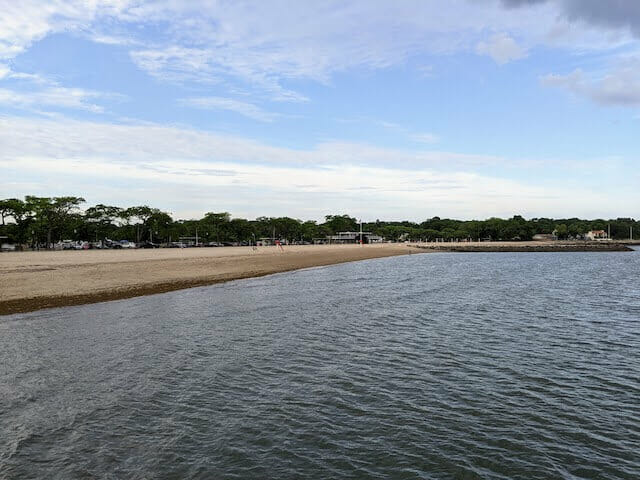 the beach at cummings park in stamford, ct