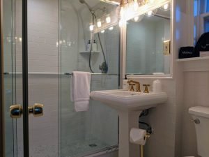 room 1 full bathroom Queen Bed with Private Entrance: Room 1
