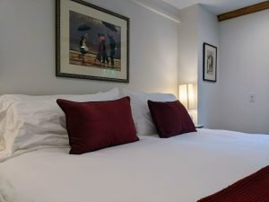 room 2 bed wall Private Entrance, King Bed, Close to Pool: Room 2
