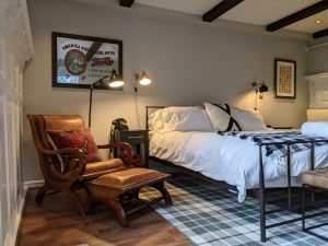 The reading nook of Room 3
