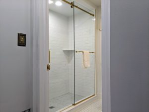 room 3 shower Historic King Bed with Private Entrance: Room 3
