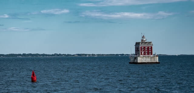 lighthouse in new london's harbor in new london county