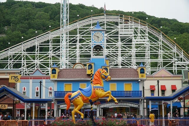 lake compounce amusement park rides