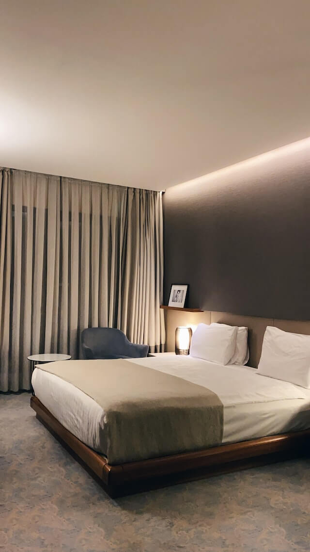 guest room at one of the best hotels in stamford ct