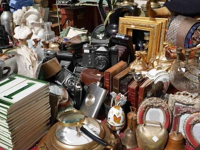 flea market items for sale at mongers market