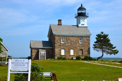 side view of the Sheffield Island Lighthouse