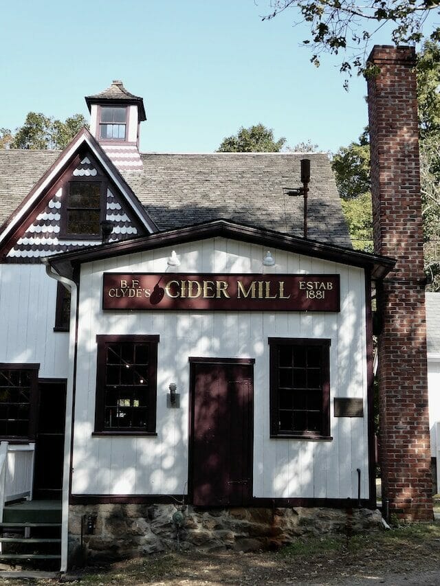 Things To Do In Ct In October: Top 23 Most Unique Picks 6 One of the top cider mills, a great thing on the list of things to do in CT in October