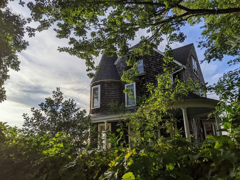 PXL 20230902 221015391 Things to Do on City Island NY: Top 15 Most Unique Spots