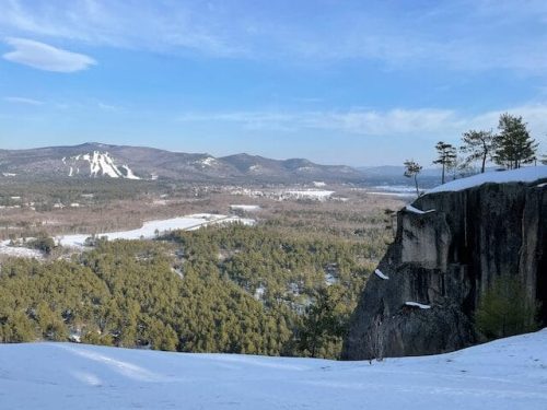 A splendid view of the White Mountain National Forest in the White Mountains region