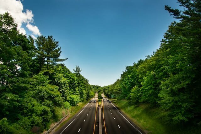 Highway to Westbrook Outlets and Gillette Castle