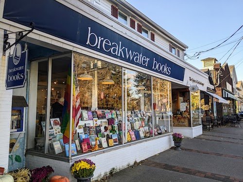 A picture of the shopping options in Guilford, Connecticut