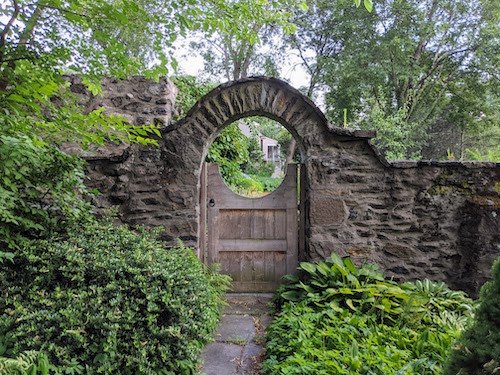 Bed And Breakfast Wedding Venues: Most Unique &Amp; Charming Spot 3 Entrance to the back gardens and ruins of the historic barn on the property of Stanton House Inn