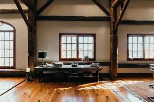 Rustic chic room at the Pitcher Inn