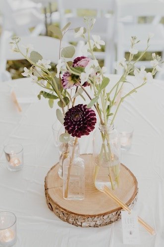 Bed And Breakfast Wedding Venues: Most Unique &Amp; Charming Spot 7 Florist-made table arrangements at one of the top venues at bed & breakfasts