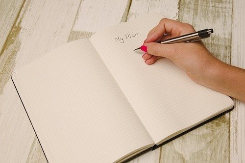 Starting a wedding planning checklist for the ultimate 12-month timeline.