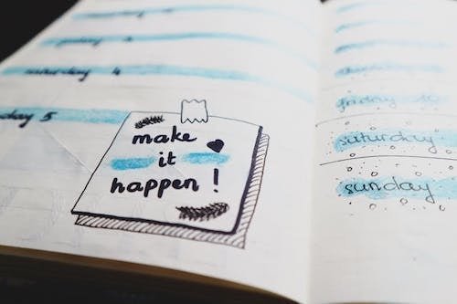An illustrated wedding day checklist to help couples stay organized on their special day.