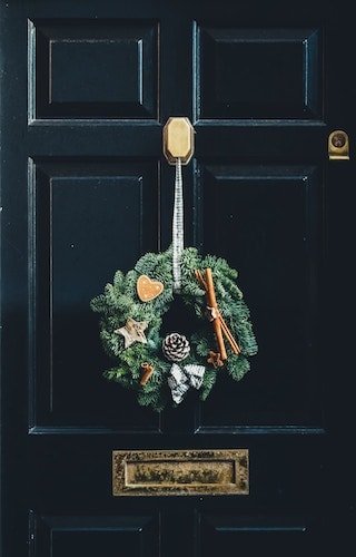 Delicious food and maybe a locally made gift await at any of these inns leading up to Christmas Day