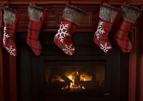 Christmas decor over a traditional mantel in North Conway, NH