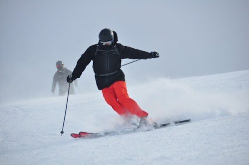 People skiing