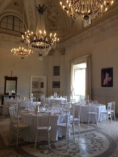 Elegant dining hall with gorgeous chandeliers