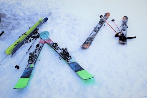 Skis, ready to hit the slopes