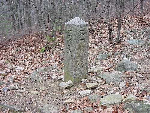 Marker for where Connecticut, Rhode Island, and Massachusetts meet