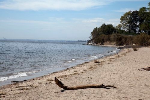 Exploring the beaches of Southport, Connecticut, along Long Island Sound