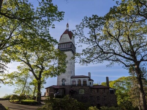 heublein tower in Simsbury