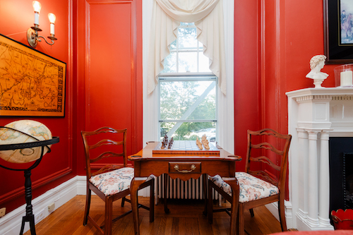 Chessboard by the window of the library at Stanton House Inn