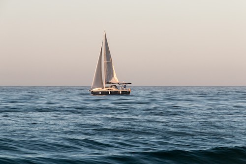 A yacht race that starts close to the mouth of the Hudson River and goes all the way to Block Island