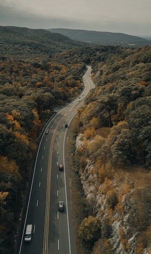 Scenic road heading north from New York's Manhattan and New York City