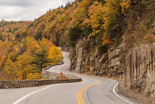 One of the best Hudson Valley scenic drives past fall foliage along Storm King Highway