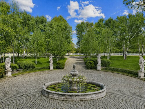 a backcountry Greenwich estate hosting this year's Patron Party