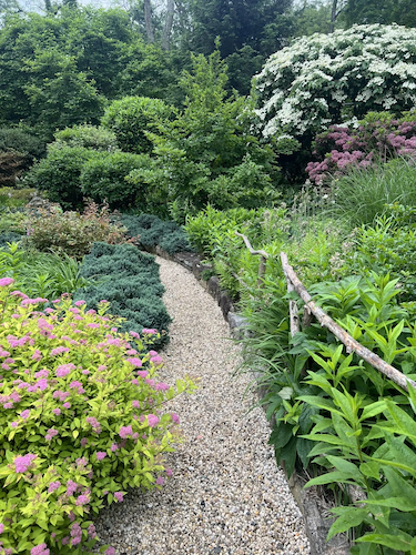 Garden path through a gorgeous estate during Grandiflora weekend in 2025